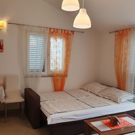 Apartmani Villa Lilliana Tribunj  Bagian luar foto