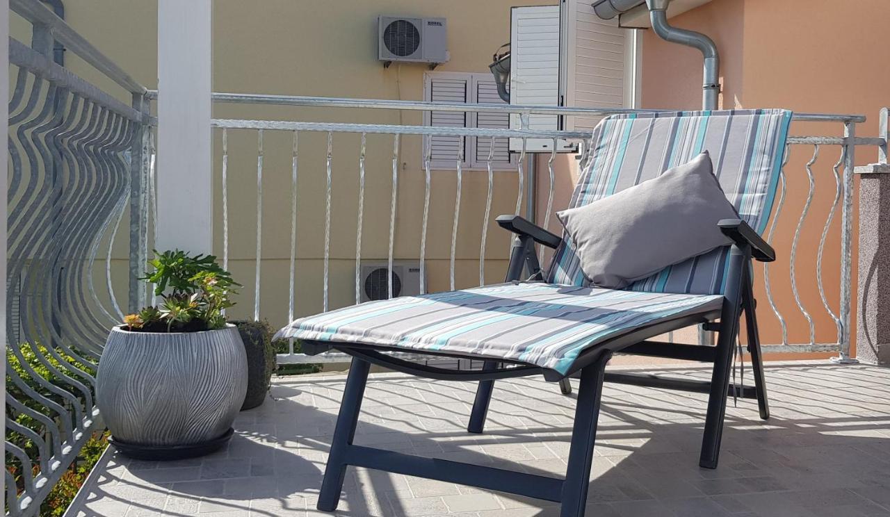 Apartmani Villa Lilliana Tribunj  Bagian luar foto