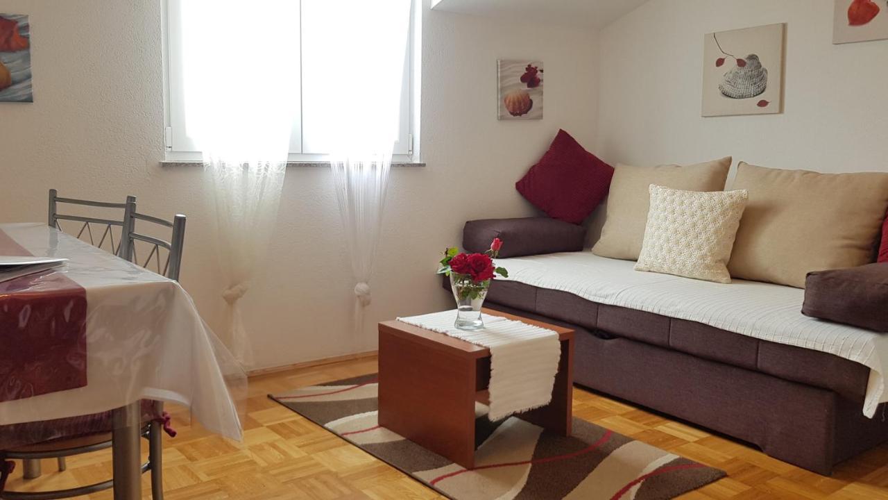 Apartmani Villa Lilliana Tribunj  Bagian luar foto