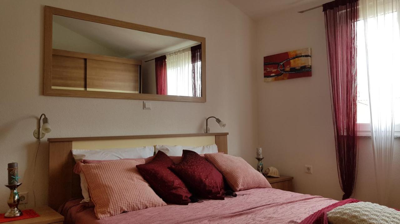 Apartmani Villa Lilliana Tribunj  Bagian luar foto