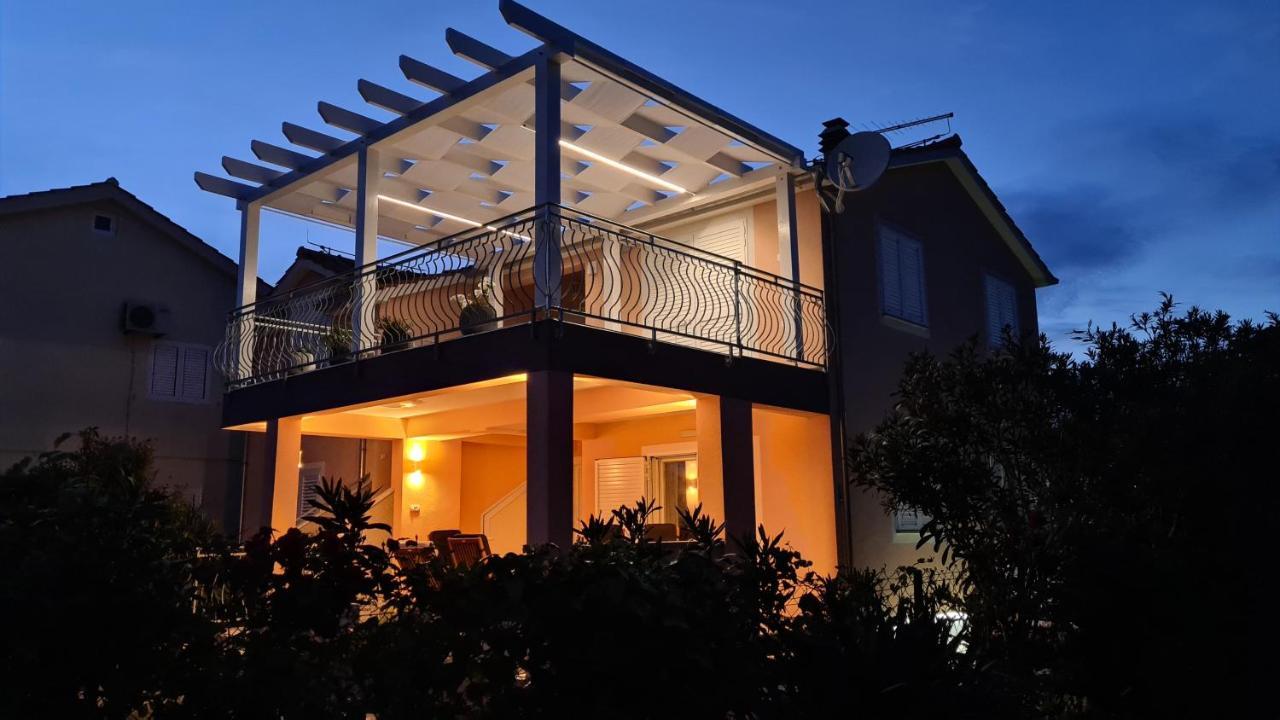 Apartmani Villa Lilliana Tribunj  Bagian luar foto