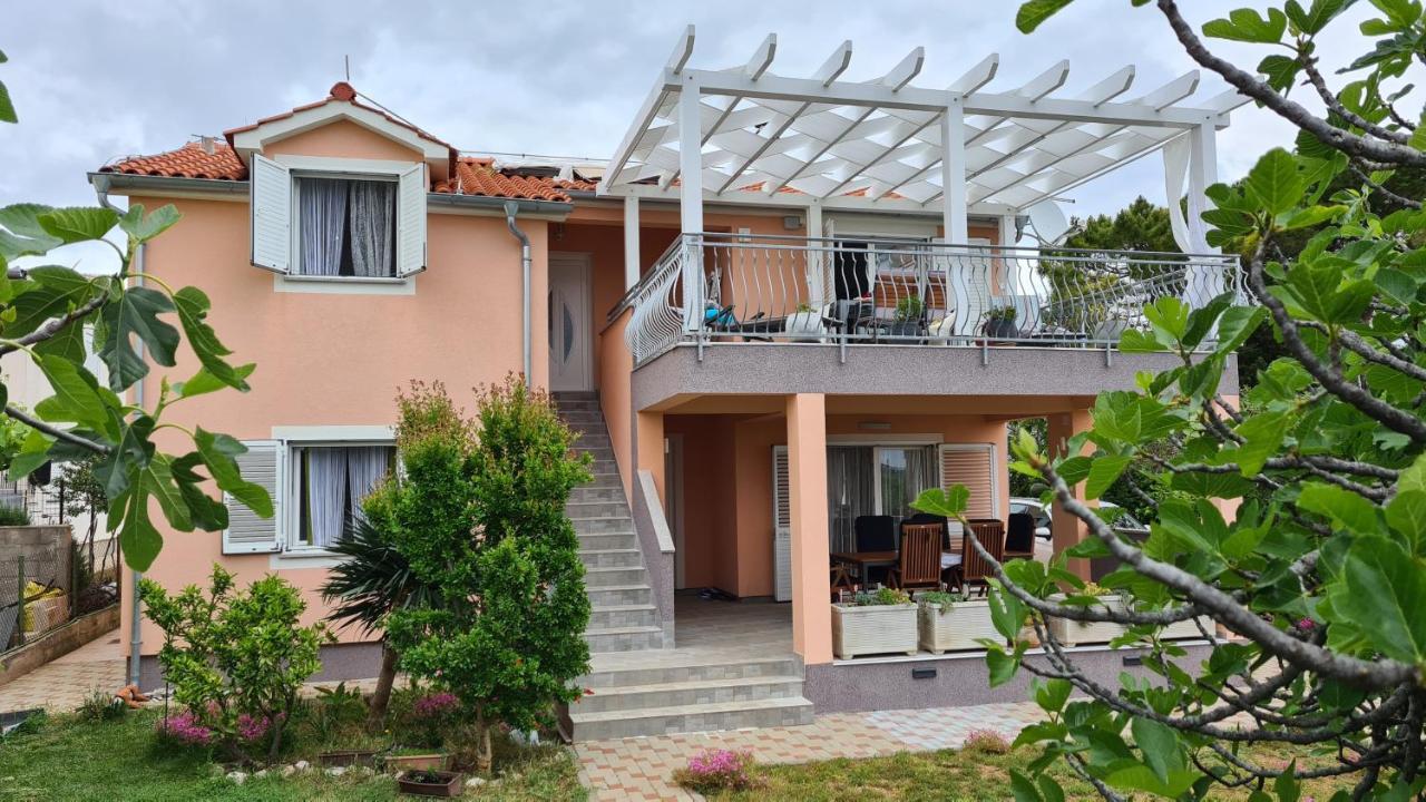 Apartmani Villa Lilliana Tribunj  Bagian luar foto