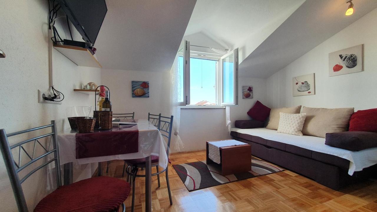 Apartmani Villa Lilliana Tribunj  Bagian luar foto