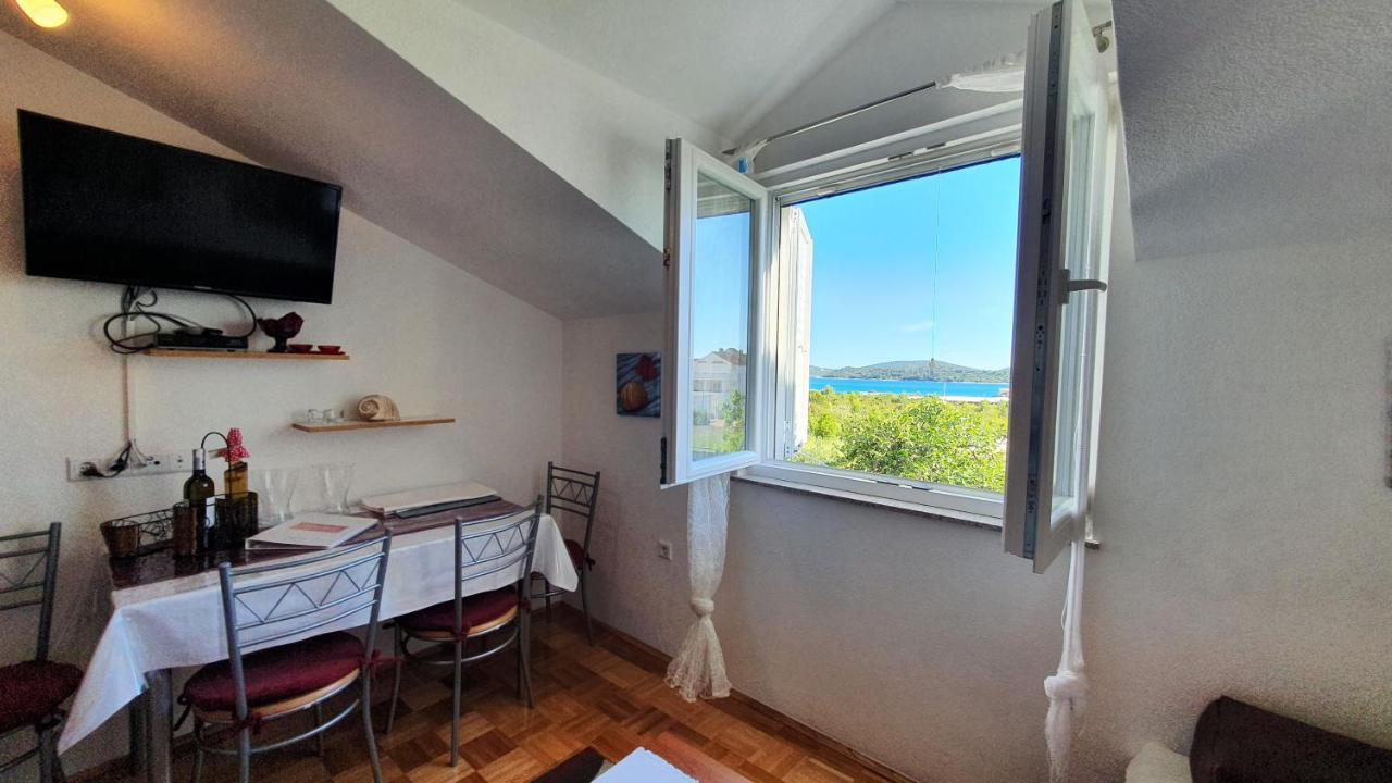 Apartmani Villa Lilliana Tribunj  Bagian luar foto