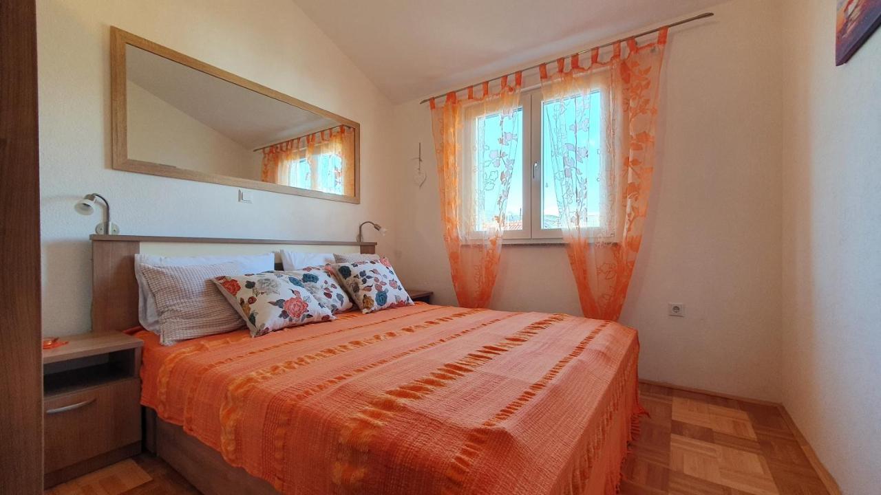 Apartmani Villa Lilliana Tribunj  Bagian luar foto