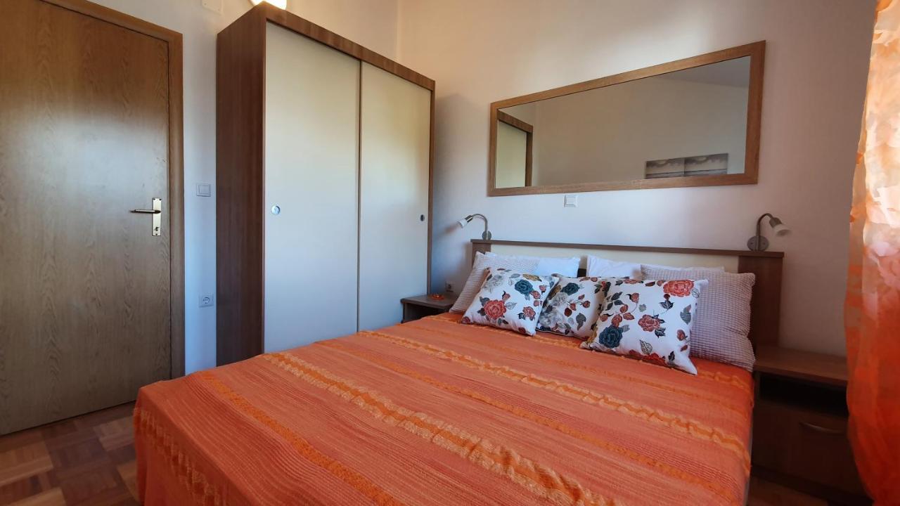 Apartmani Villa Lilliana Tribunj  Bagian luar foto