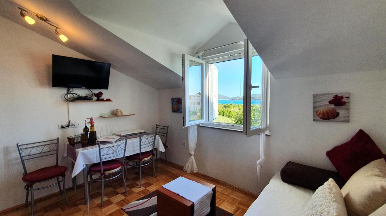 Apartmani Villa Lilliana Tribunj  Bagian luar foto