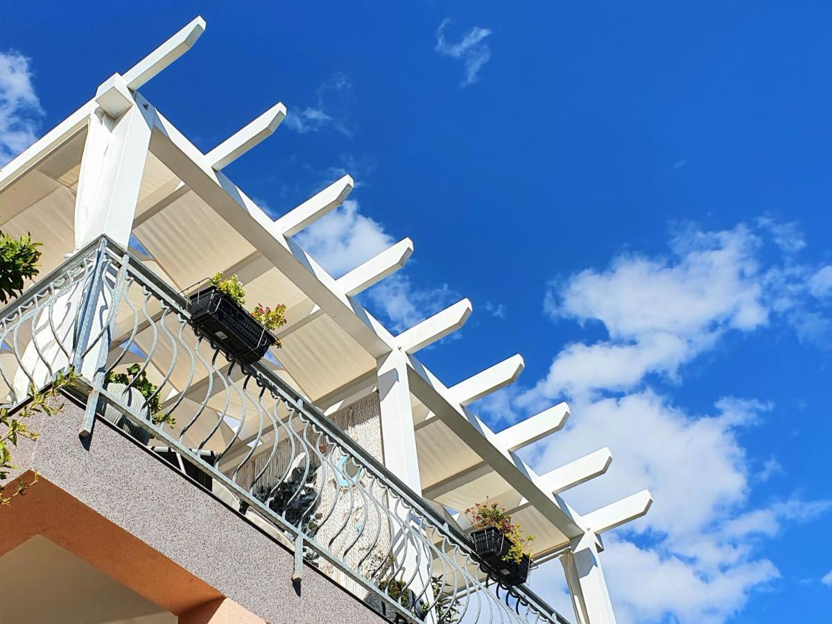 Apartmani Villa Lilliana Tribunj  Bagian luar foto