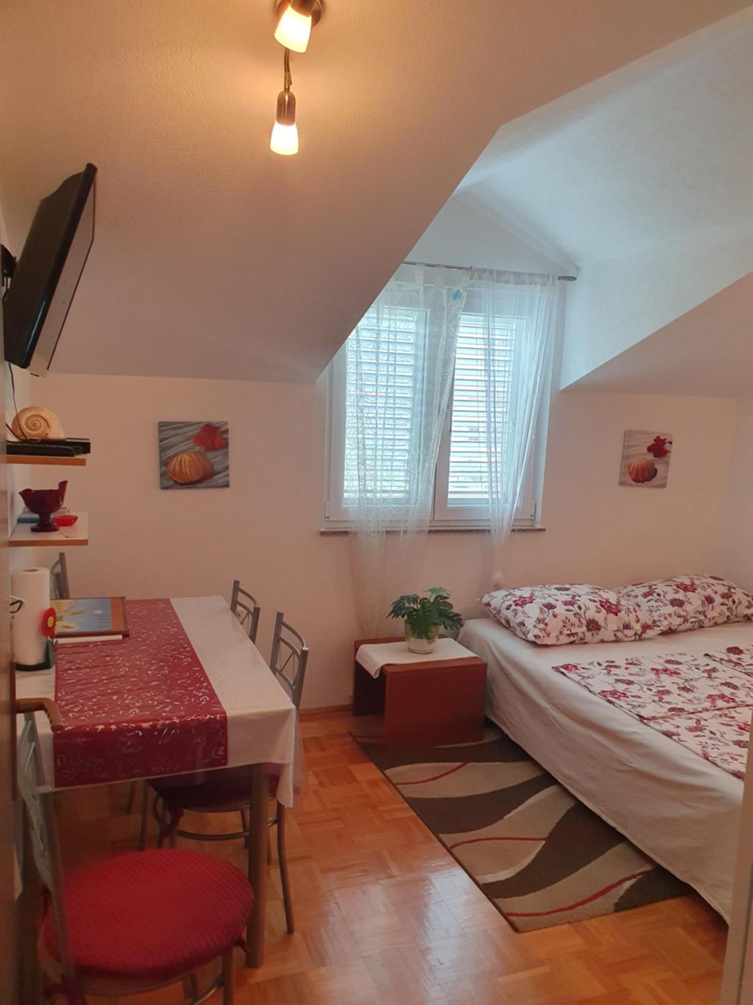 Apartmani Villa Lilliana Tribunj  Bagian luar foto