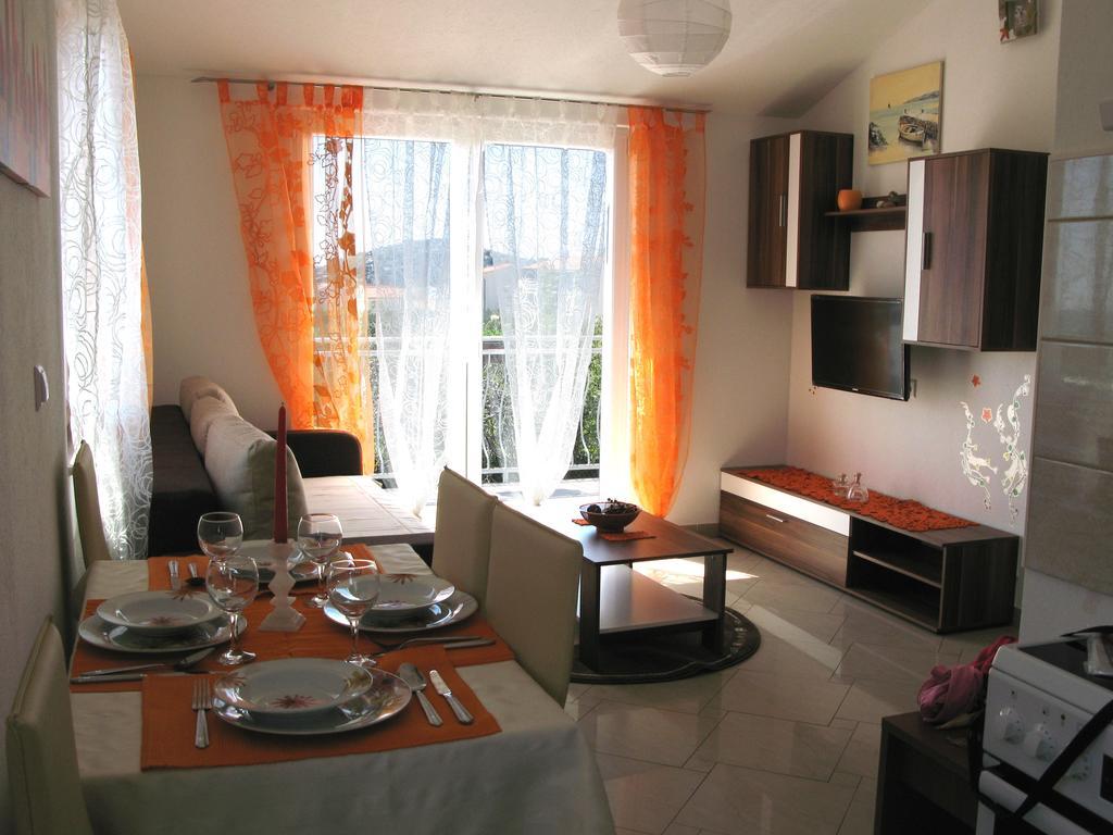 Apartmani Villa Lilliana Tribunj  Bagian luar foto